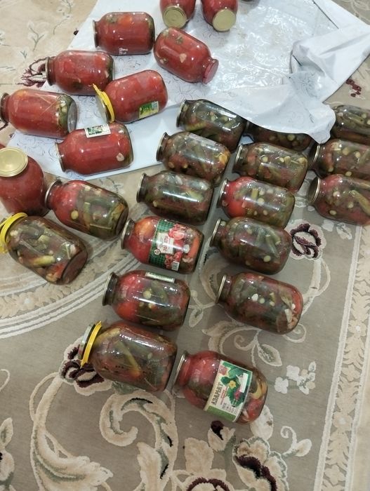 Тұздалған қияр, қызанақ