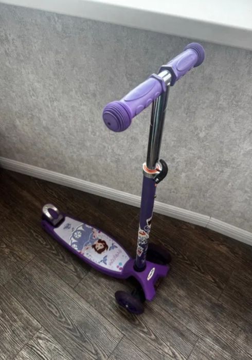 Детский самокат.