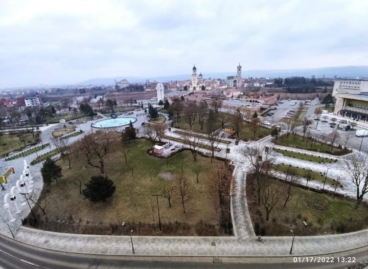 Închiriez garsoniera