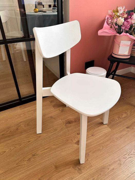 стулья, белые 2шт