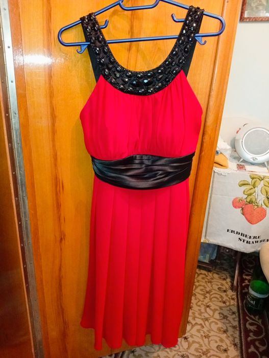 Vând rochiță ocazie