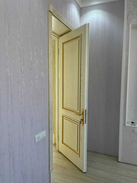 Eshikni hamma narsasi bilan tayyor qilib beramiz!