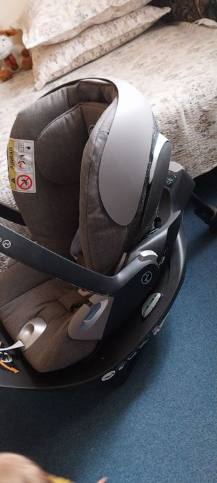 Scaun de mașină pentru bebe