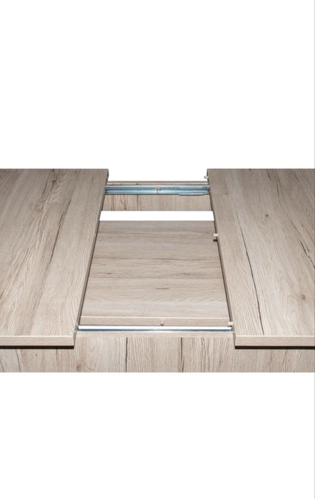 Разтегателна трапезна маса