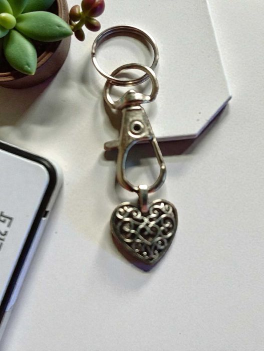 Ключодържател със сърце – изненада за любим човек  | Промо