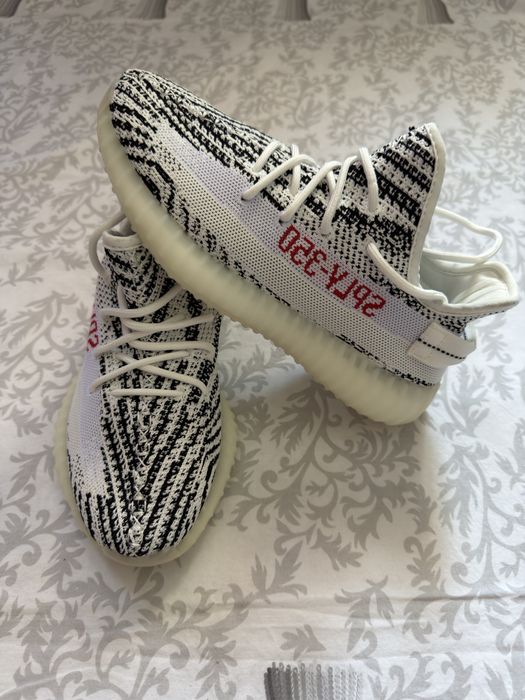 Adidas Yeezy 350 V2 Zebra