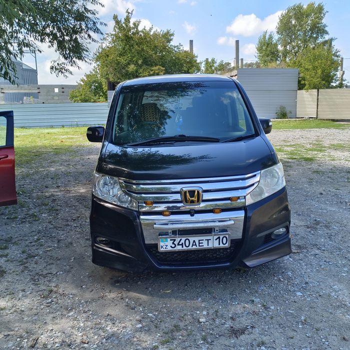 Продам хороший семейный минивен