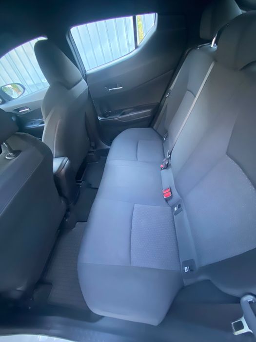 Toyota C-HR Hybrid 2019, motor 1.8, 122CP.