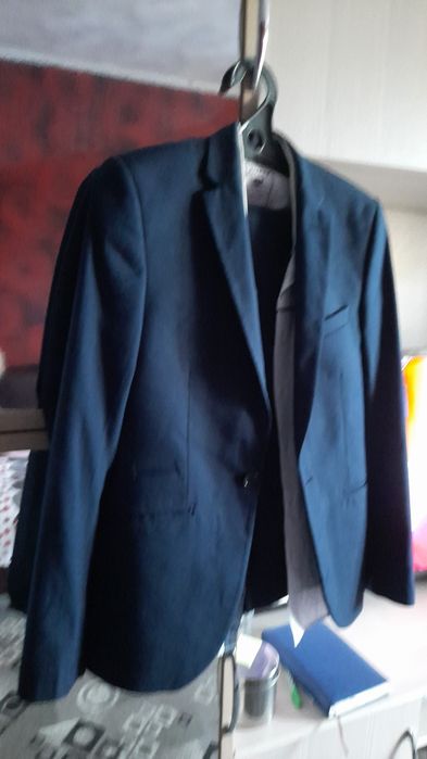 Продам костюм школьный 44рр