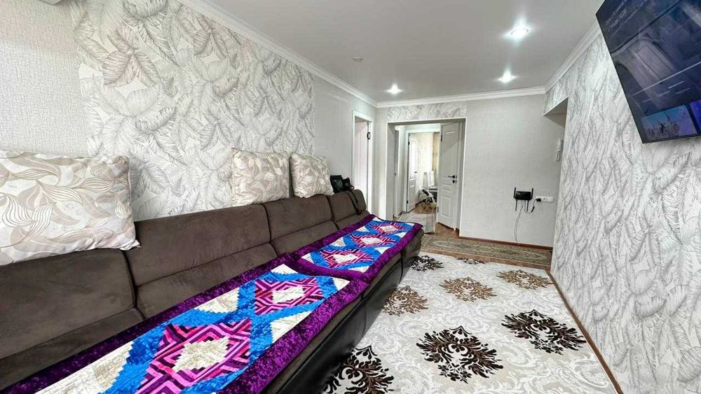 продам 4 ком в центре Айым