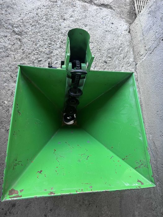 Mașina de Plantat Cartofi pentru Motosape și Motocultoare