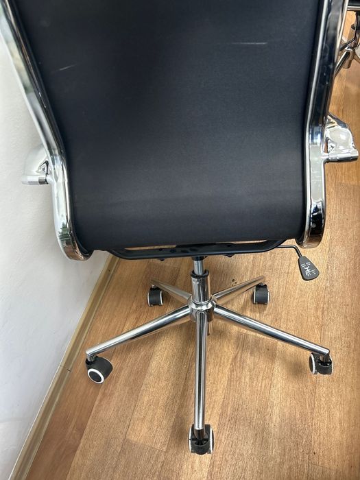 Офисные кресло. Экокожа