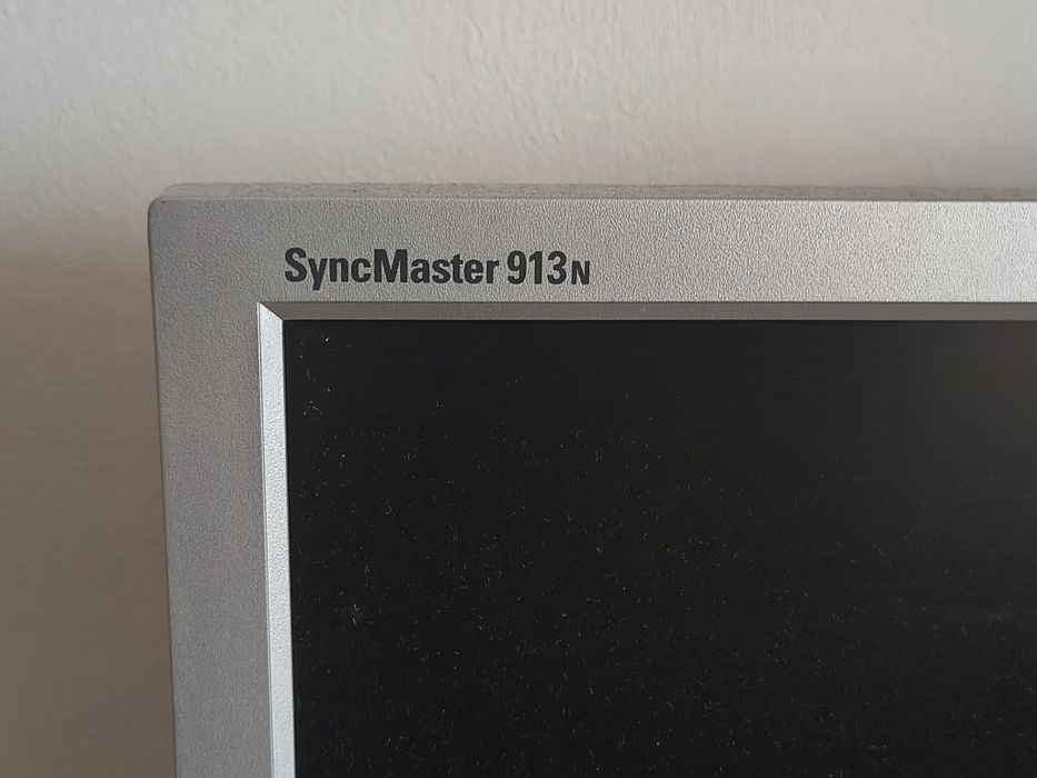 LCD monitor Samsung SyncMaster 913N stare impecabilă