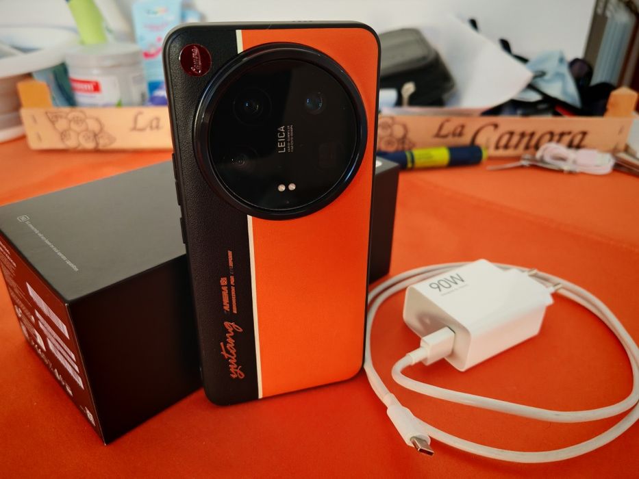 Xiaomi 14 Ultra 16/512GB Global – Пълен комплект, 90W зарядно, топ камера