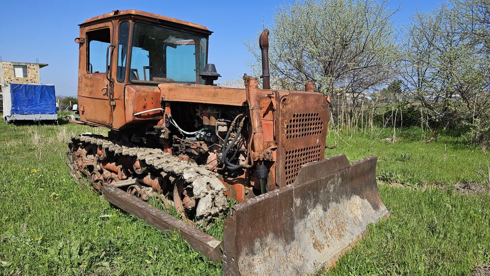 Булдозер ДТ 75 ямокопател