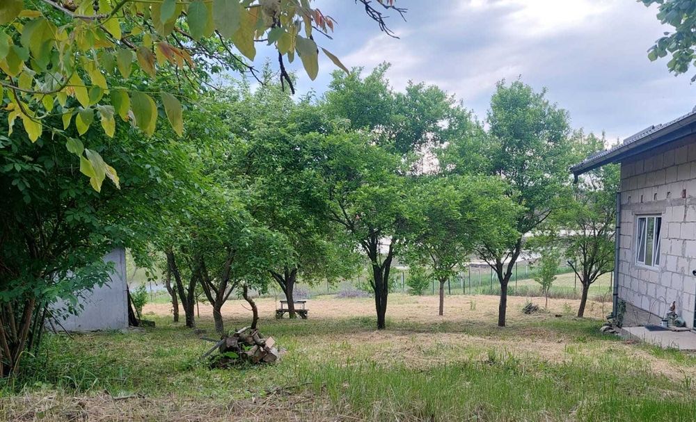 Casă la lac în Câmpenești, cu 800 mp teren