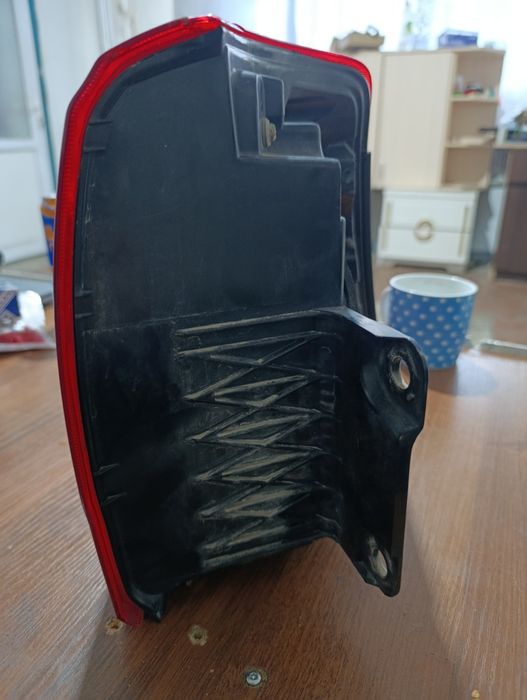 Задний Левый плафон land cruiser 200