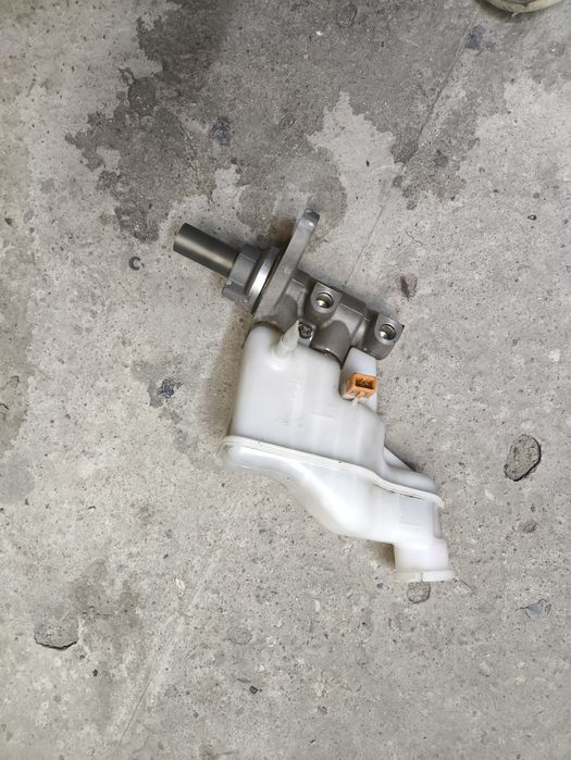 Главный тормозной цилиндр, Хюндай карета