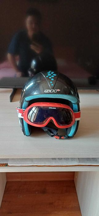 Горнолыжный шлем вместе с очками SH EX1 EVO  IV, размер 56см-S. Италия