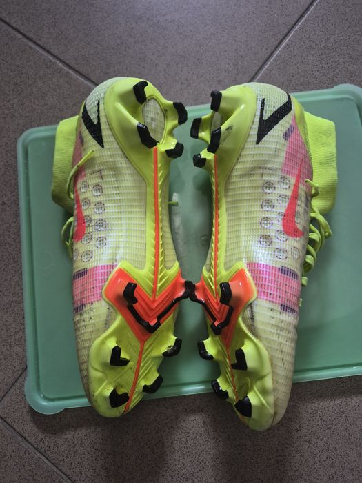 Vând 2 perechi Ghete fotbal  Nike