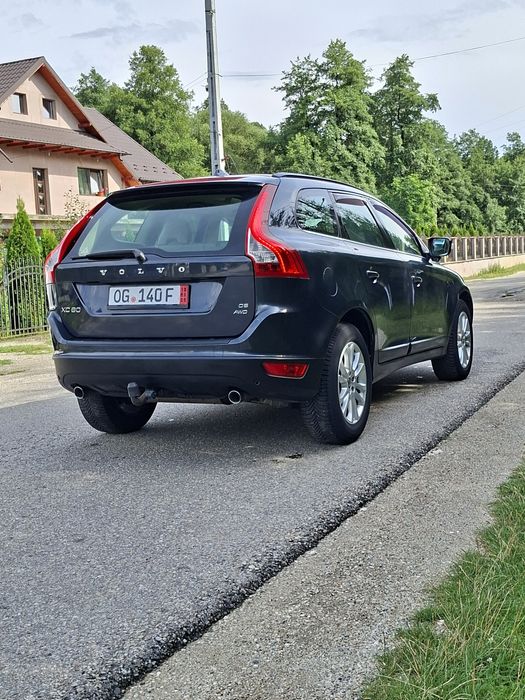 VOLVO XC 60 MOMENTUM * D5 * Cutie de viteze Automată * Panoramic * Bliss * 4 x 4* Vopsea originală * Piele Crem * Navigatie * Tempomat * Import 1 ZI*