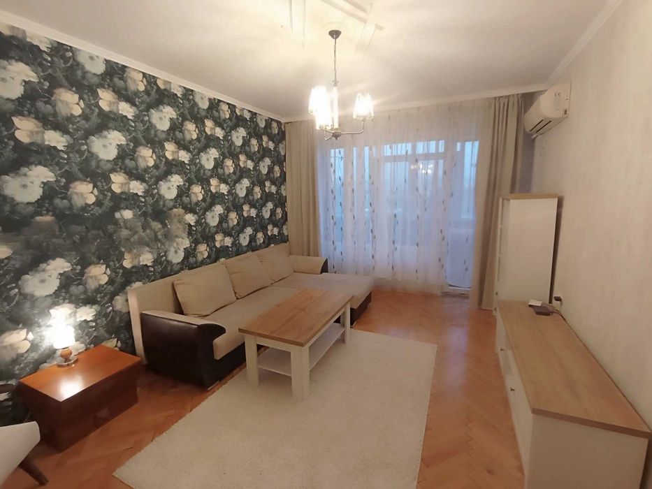 Дава се под наем Двустаен апартамент в София, Толстой - 50 кв.м за 450 € - Снимка #1