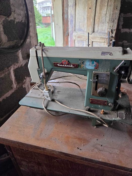 3 броя шевни машини