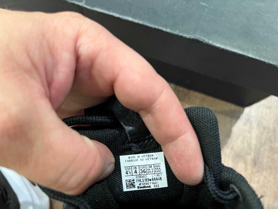 ОРИГИНАЛНИ *** Reebok Iverson Solution 'Black Vector Red'