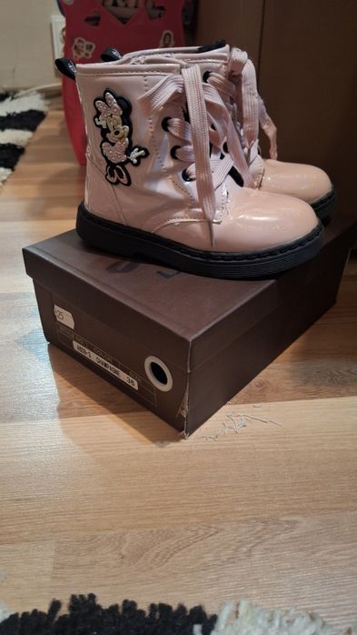 Vand ghetute roz fetite mar.28 MINNIE