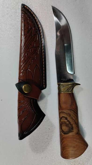 Асексоар за любители на вино и ножове