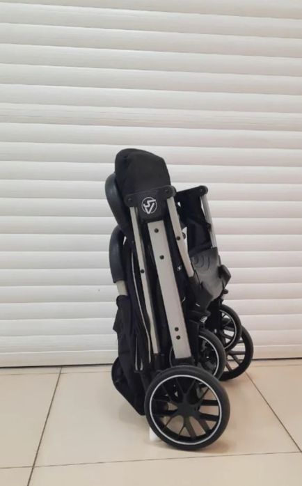 Продам детскую коляску