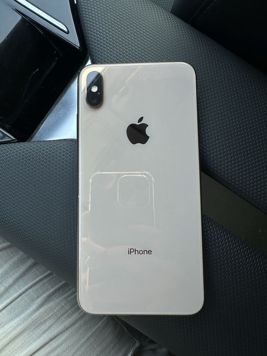 Iphone xs max gold