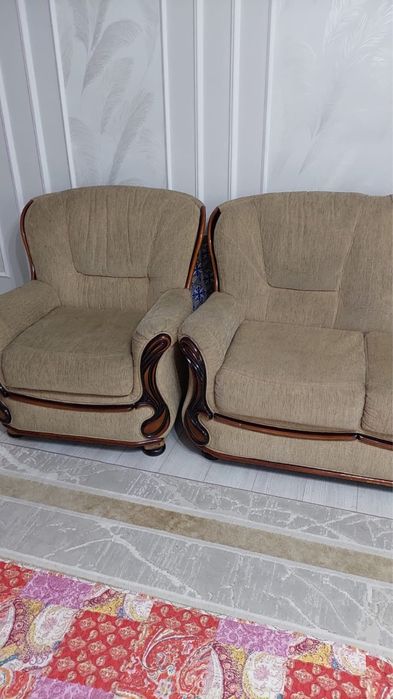 Диван с креслами для гостинной