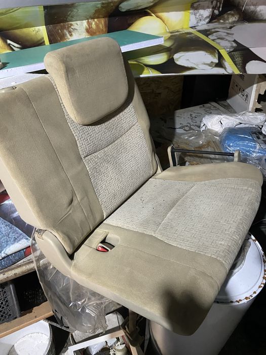 Третий ряд сидений от Прадо, Prado