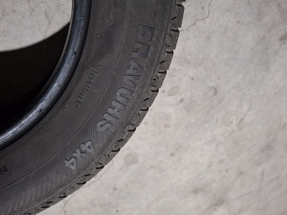 4 Anvelopele de iarnă 215 65 r16  Barum