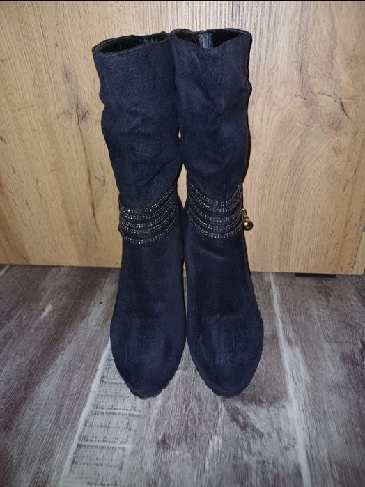 Сапоги демисизонные. Нубук. 7000 тенге