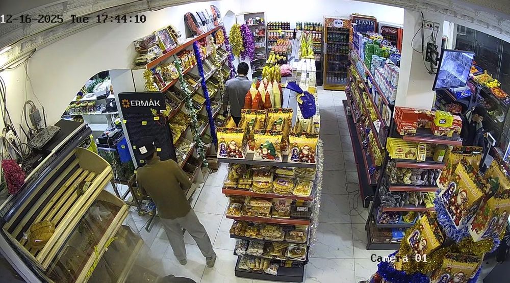 7сотих уй ва 3та ишлаб турган магазин сотилади