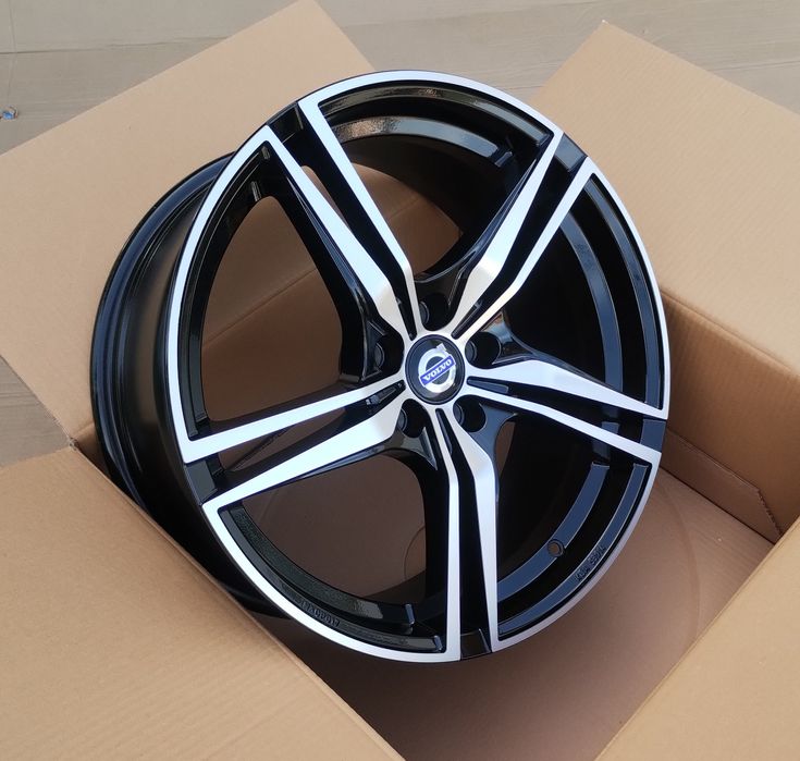 Jante Noi R19 Volvo XC40 XC60 XC70 XC90 5 x 108 R19 Bicolore