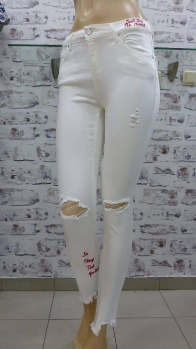 Бели маркови дънки