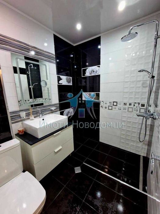 Продава се Двустаен апартамент в Шумен, Пазара - 68 кв.м за 1839 €/кв.м - Снимка #3