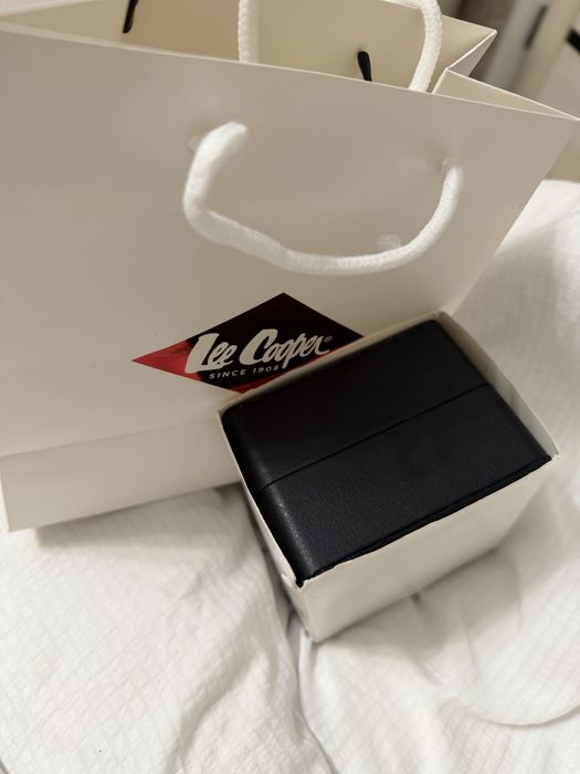 Продам часы Lee Coer с гарантием