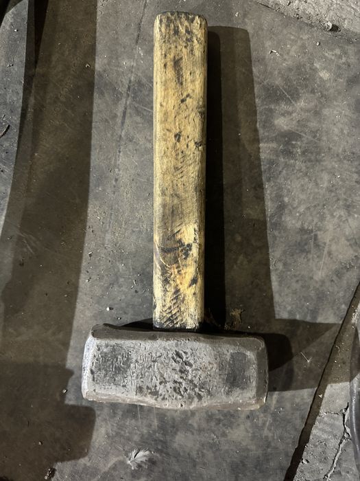 Продам топор и кувалды