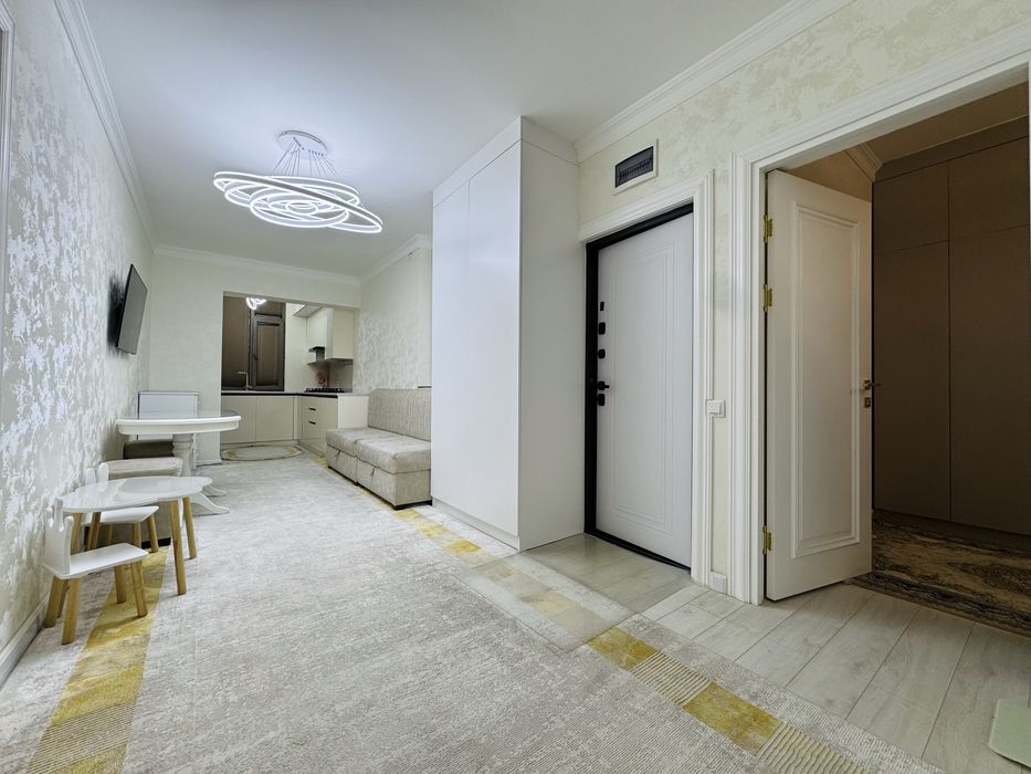 4 хонали зур ремонти ва мебель техникаси билан сотилади