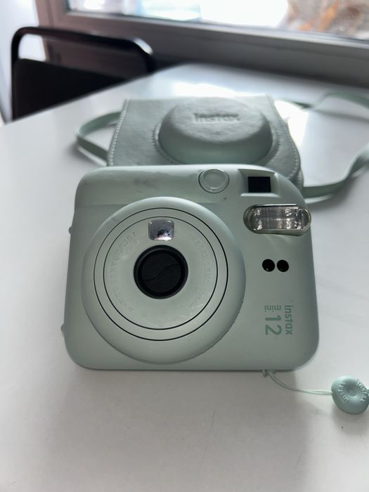 Fujifilm Instax Mini 12 — 40 000 ₸