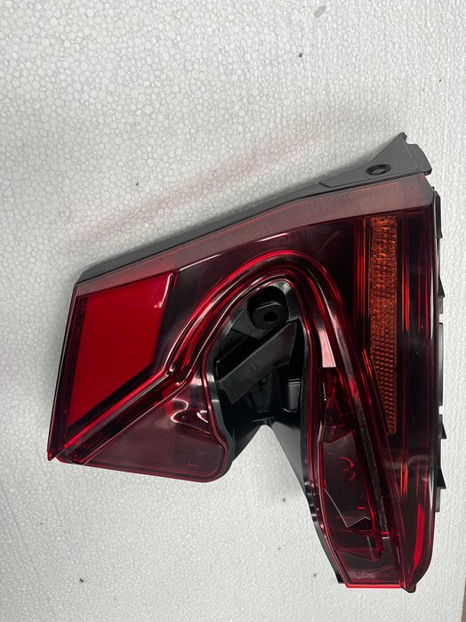 Ляв Вътрешен LED стоп за Toyota C-HR хибрид 2021/2023