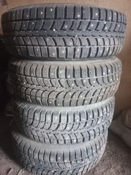 Продам комплект резины
