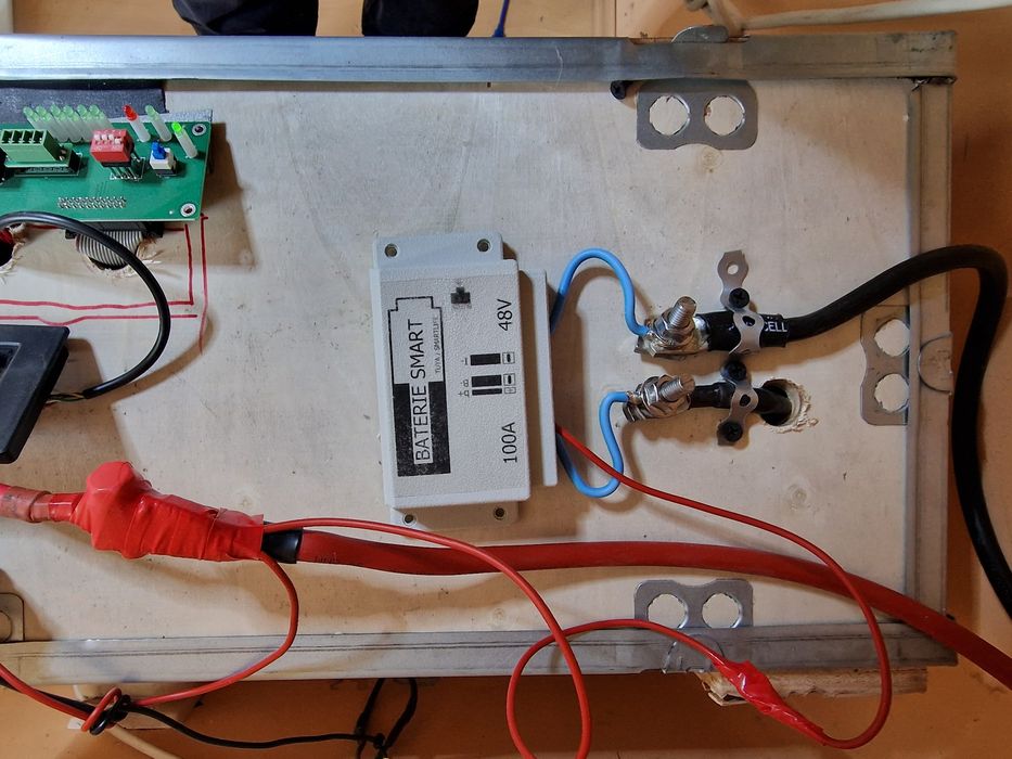 Baterie Smart Tuya 48V 100A smartshunt JK BMS invertor panouri solare