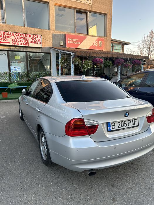 BMW Seria 3 E90 320i