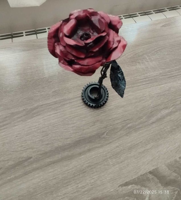 Ръчно изработени метални рози – уникален подарък