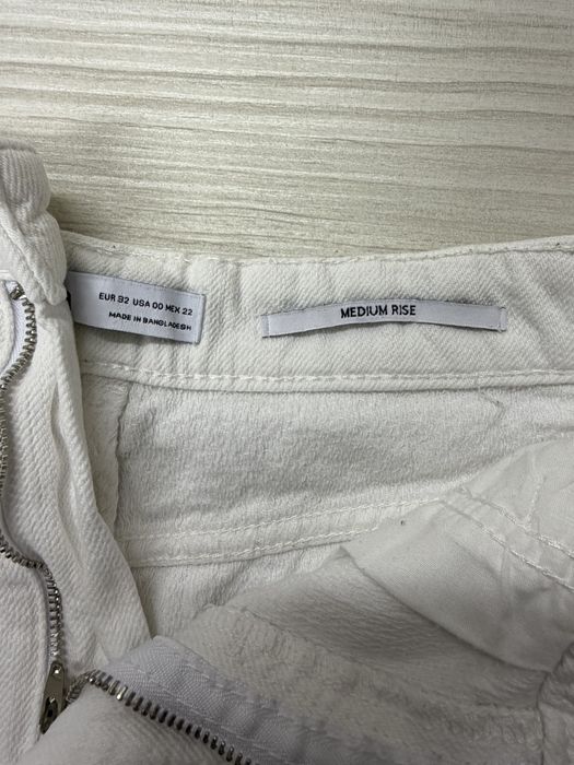 Pantaloni scurti Bershka marimea 32/XXS